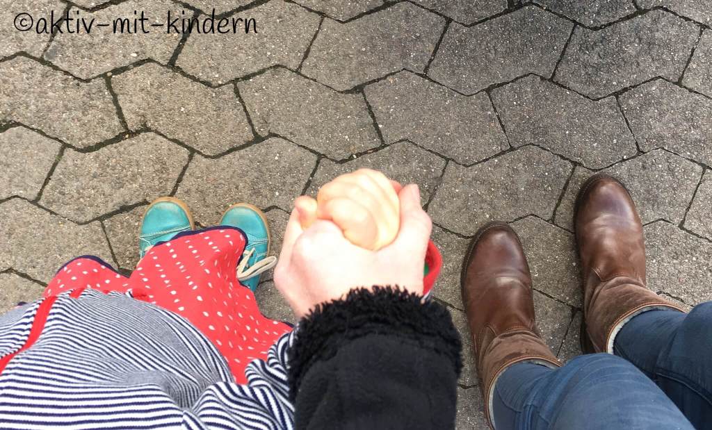  Ein Vergleich: Kindergarten früher vs. heute - Aktiv mit Kindern Illustration 
